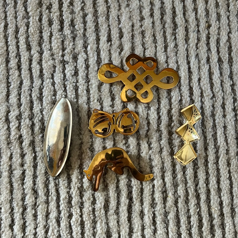 Carlton Ridge Brooches